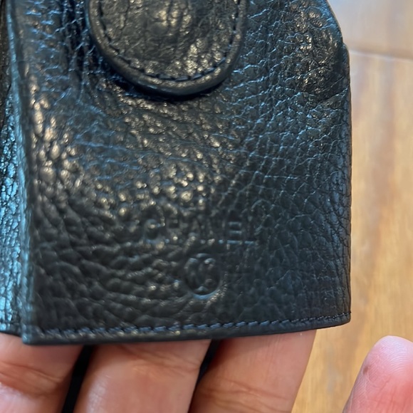 COPY - Vintage Chanel Mirror Case. Black Leather. - Picture 6 of 12